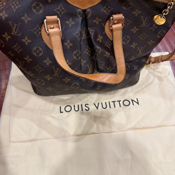 Louis Vuitton Palermo PM Bag - Picture 4 of 9
